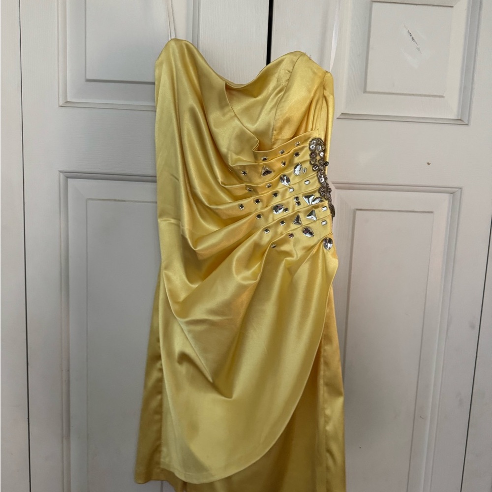Elegant Yellow Evening Dress